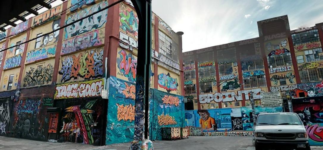 You are currently viewing Fehérre festették a világ legnagyobb graffiti gyűjteményét