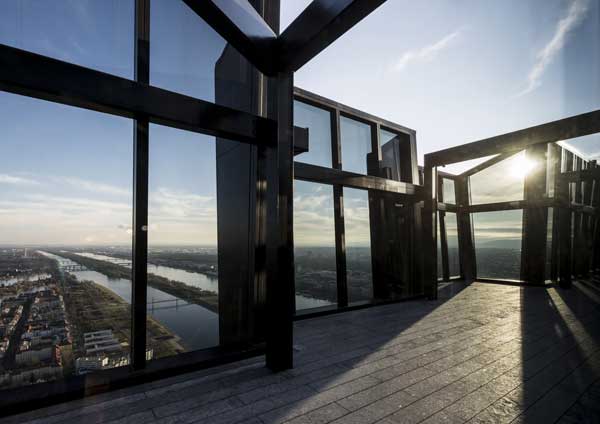 Tetőtéri kilátás Bécs legmagasabb épületéből