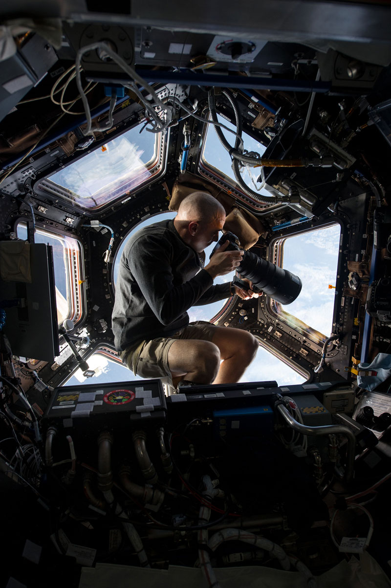 Kilátás a kupolára az ISS űrállomás belsejében