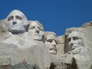 Read more about the article Ilyen lett volna Mount Rushmore