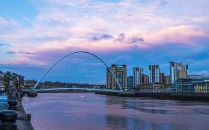 A Gateshead Millenium Bridga Newcastle-ban