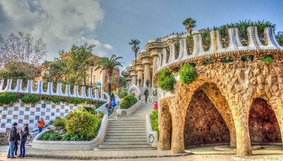 You are currently viewing Park Güell, Barcelona egyik legnépszerűbb látványossága
