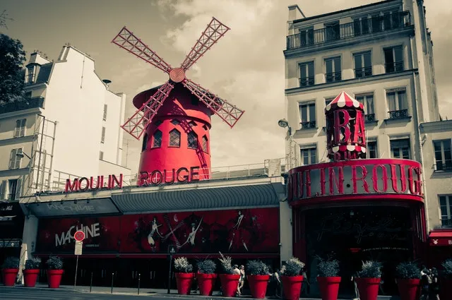 You are currently viewing Soha vissza nem térő ajánlatot hirdet a Moulin Rouge